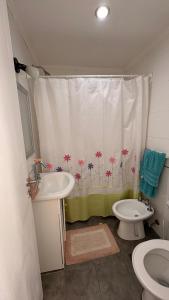 Luminoso departamento en La Perla a tres cuadras del mar, para 3 personas con espacio cochera incluida