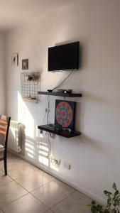 Luminoso departamento en La Perla a tres cuadras del mar, para 3 personas con espacio cochera incluida