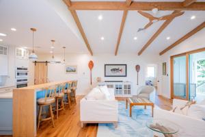 The Emerald Surf House I home