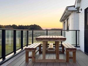 The Mansion 19 Modern Comfort with Serene Rice Field Views