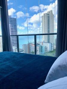 Apartamento com Piscina Rooftop Academia Vista Mar Garagem no Corredor da Vitoria