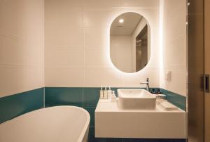 Jinhae Yongwon Londoner Business Hotel