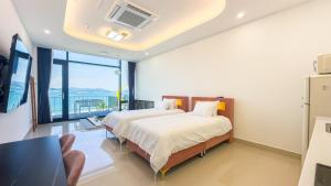 Yeosu Road 328 Ocean View Pool Villa