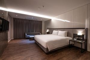 Hotel The PORA Suitz