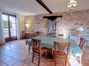 Gîte spacieux de charme à proximité de St Haon le Vieux - FR-1-496-156