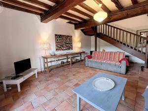 Gîte spacieux de charme à proximité de St Haon le Vieux - FR-1-496-156