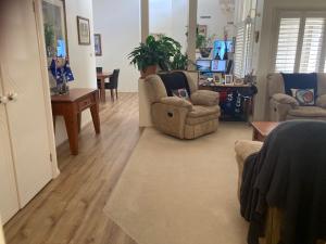 FAMILY Home Stay on High Room 1 Queen Bed and Room 2 King Bed OR Two Single Beds