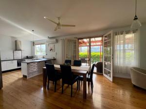 Seabreeze Cottage Cosy Couples Retreat Stay by the Beach