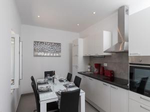 Holiday Home Monika - Two Bedroom Holiday Home with Terrace and Sea View