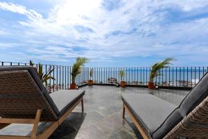 AC Studio Near Nightlife and Beach