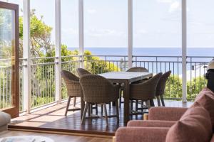 Tranquil Treetop Retreat with Pool and Ocean Views