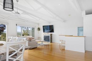 Nautilus Rise – Panoramic Bay Coastal Views