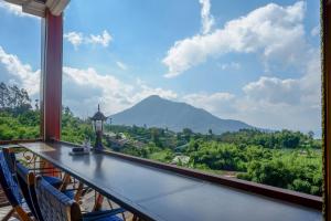 Urbanview Hotel Mountain Palace Kopeng