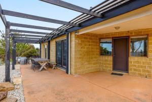 Mia Springs Pool Oasis in Heathcote Wine Country