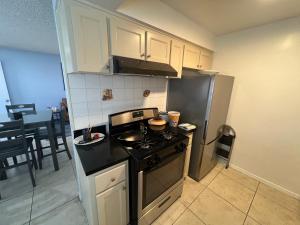 9621 San Juan - South Gate CA - Quick Drive to Hollywood & Beaches