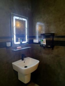 Sri Holiday House - Hikkaduwa