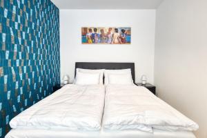 The Triple Suite For Large Group