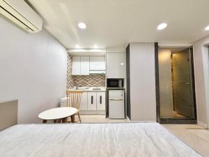 42 Share Yonsei Hall