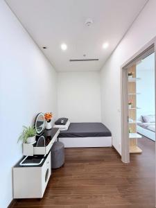 Hanoi Homes lake view Vinsmart City Bigsale