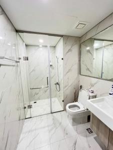 Hanoi Homes lake view Vinsmart City Bigsale