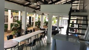 Con's Tagaytay Private Vacation House with Pool