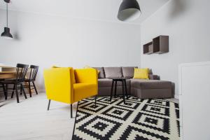 One-Bedroom Apartment with Balcony room in Holidays Home Apartamenty Chmielna