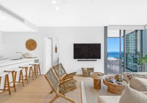 Luxury 2BR 16th Flr Ocean Views