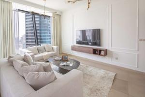 Frank Porter - Burj Vista Tower 1