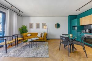 Nine Palms - Century City Luxury Apartment