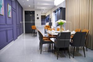 Cyberjaya - Puchong Luxury Private Swimming Pool Villa with BBQ - Corner lot up to 20 Guests