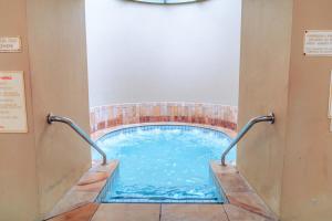 Panoramic Ocean Views, Fantastic Facilities!