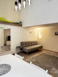 The Velvet Residence with FREE PARKING