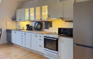 2 Bedroom Stunning Apartment In Högsby