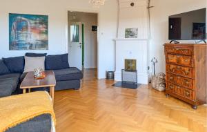 2 Bedroom Stunning Apartment In Högsby