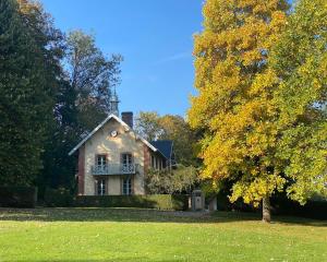 La Maison du Cavalier, Chateau de lAvenue