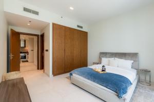 Scenic - Contemporary - Marina Getaway