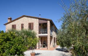 1 Bedroom Nice Apartment In Casole D'elsa