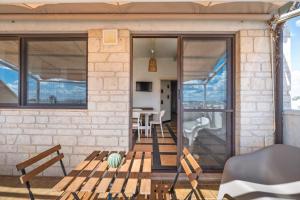 Golden Bay Lux House