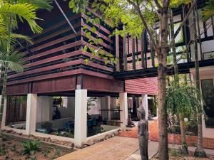 Tropical Garden House