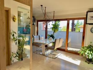 ARIA Ultracentral Studio
