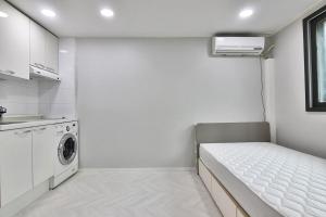 42 Share Hongdae Hall