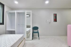 42 Share Hongdae Hall