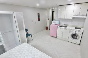 42 Share Hongdae Hall