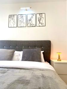 Lux Stylish 2 Bed High Rise with Parking and Balcony