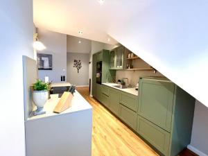 Smart Living Worms