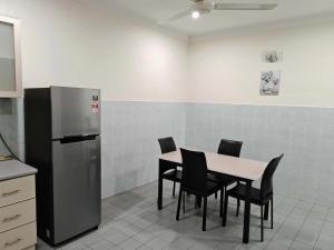Be Stay Ipoh with parking - 14pax, 5Rooms