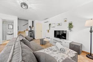 Villa Renata for 11 people with private heated pool & pet friendly