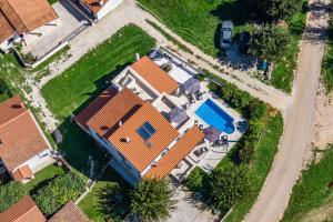 Villa Renata for 11 people with private heated pool & pet friendly