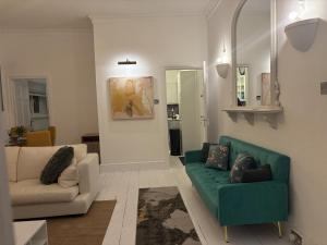 2 Bed Apartment in Addlestone Free Parking