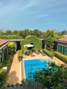 BaanMee Phuket near Chalong Pier